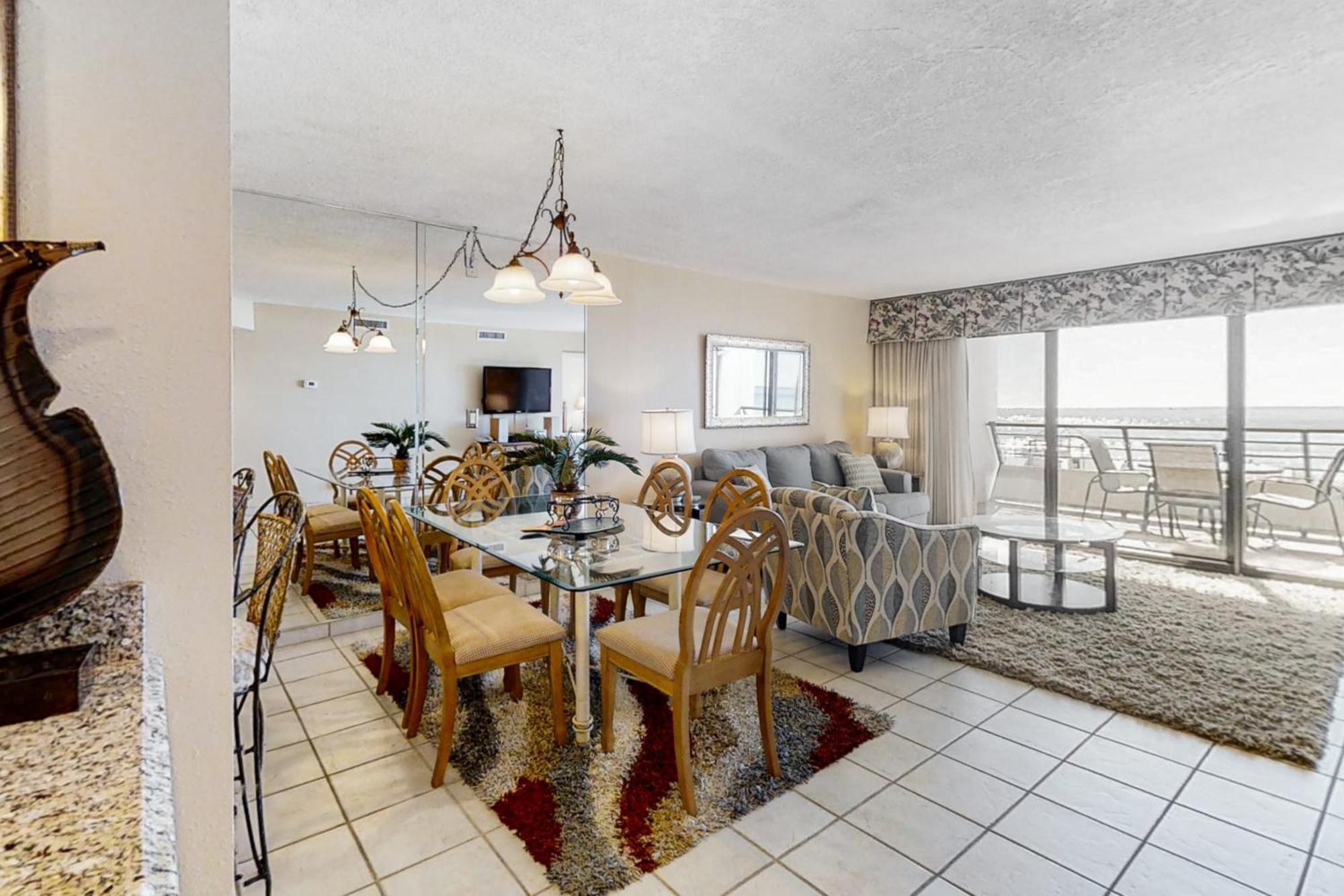 Emerald Towers Destin Room photo